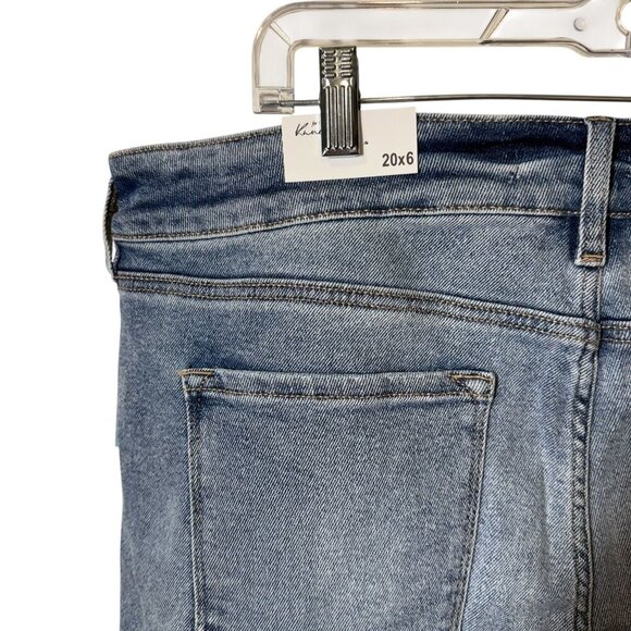 Maurices Womens Distressed Denim Shorts NWT Raw Hem Light Wash Mid-Rise Size 20 - Picture 8 of 9